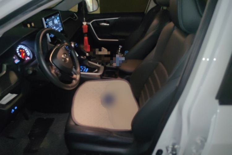 Used Toyota Wildlander 2021 2.0L CVT 4x4 Luxury Edition Left Front Seat