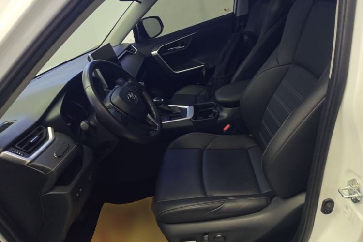 Used Toyota Wildlander 2021 2.0L CVT Two-Wheel Drive Luxury Edition Left Front Seat