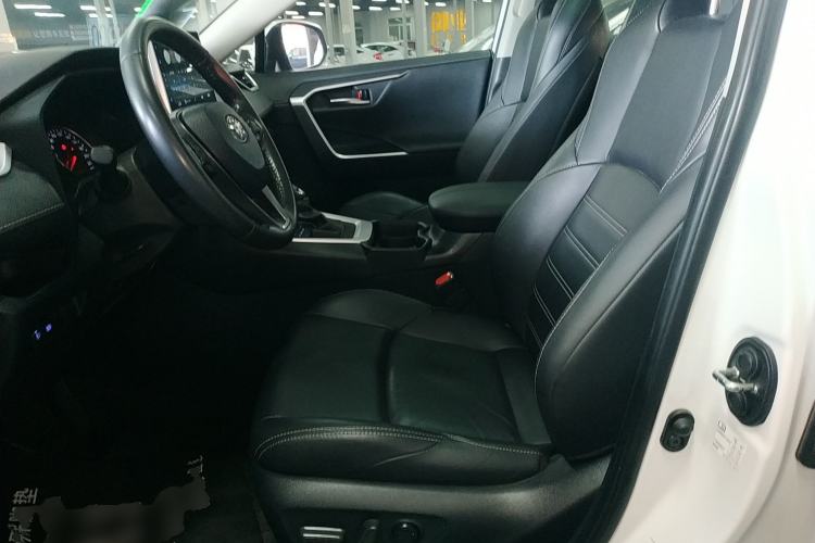 Used Toyota Wildlander 2021 2.0L CVT Two-Wheel Drive Luxury Edition Left Front Seat