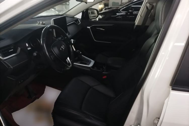 Used Toyota Wildlander 2021 2.0L CVT Two-Wheel Drive Luxury Edition Left Front Seat