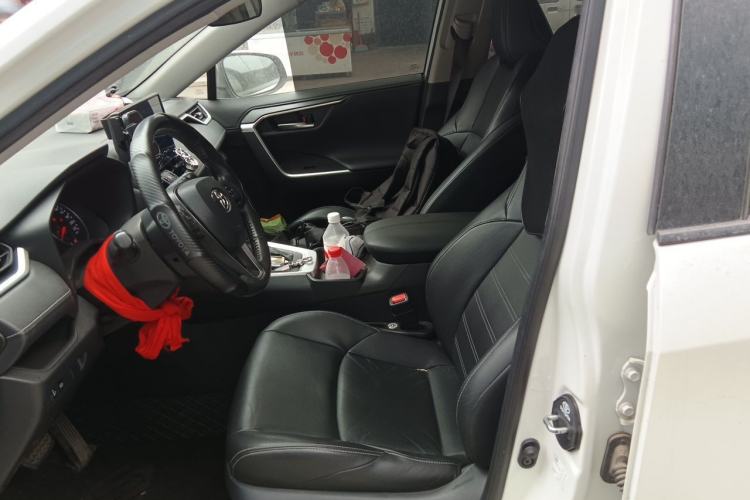 Used Toyota Wildlander 2021 2.0L CVT Two-Wheel Drive Luxury Edition Left Front Seat