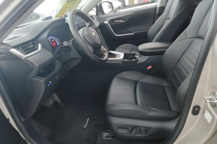 Used Toyota Wildlander 2021 2.0L CVT Two-Wheel Drive Luxury Edition Left Front Seat