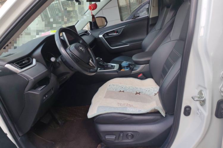 Used Toyota Wildlander 2021 2.0L CVT Two-Wheel Drive Luxury Edition Left Front Seat