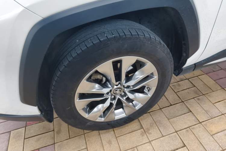 Used Toyota Wildlander 2021 2.0L CVT 4x4 Luxury Edition Left Front Wheel Hub