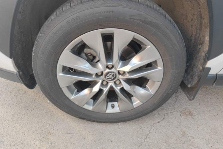 Used Toyota Wildlander 2021 Dual-Motor 2.5L E-CVT Four-Wheel Drive Luxury Edition Left Front Wheel Hub