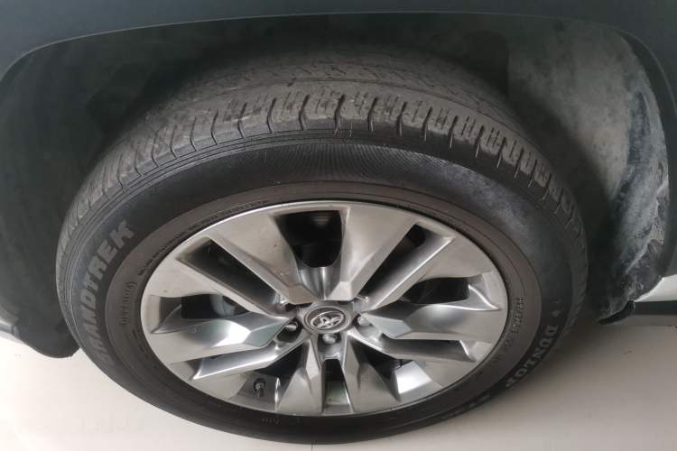 Used Toyota Wildlander 2021 2.0L CVT 4x4 Luxury Edition Left Front Wheel Hub