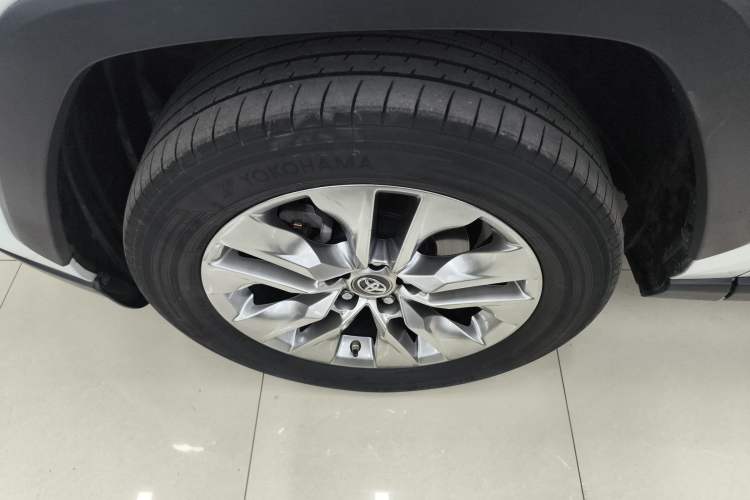 Used Toyota Wildlander 2021 2.0L CVT Two-Wheel Drive Luxury Edition Left Front Wheel Hub