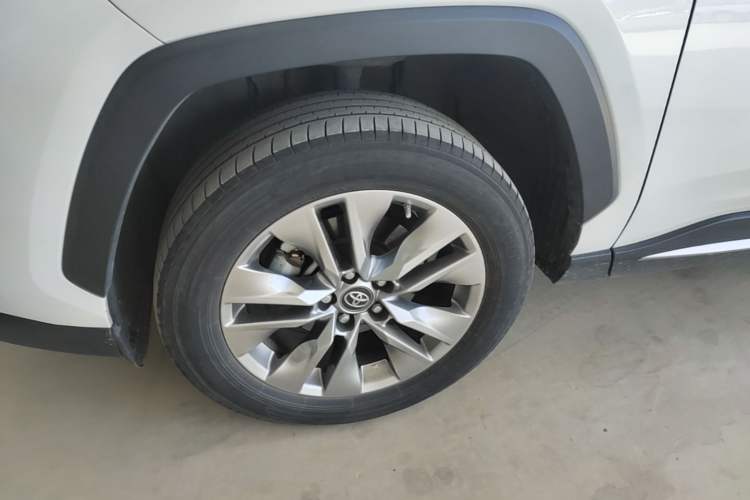 Used Toyota Wildlander 2021 2.0L CVT 4x4 Luxury Edition Left Front Wheel Hub