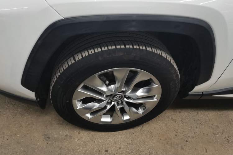 Used Toyota Wildlander 2021 2.0L CVT Two-Wheel Drive Luxury Edition Left Front Wheel Hub