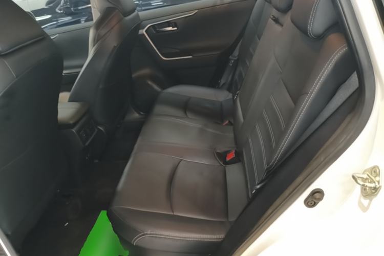 Used Toyota Wildlander 2021 Dual-Engine 2.5L E-CVT Two-Wheel Drive Luxury Edition Left Rear Seat