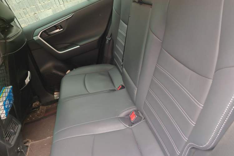 Used Toyota Wildlander 2021 2.0L CVT Two-Wheel Drive Luxury Edition Left Rear Seat