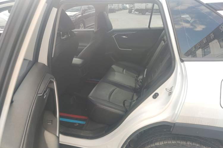 Used Toyota Wildlander 2021 2.0L CVT Two-Wheel Drive Luxury Edition Left Rear Seat