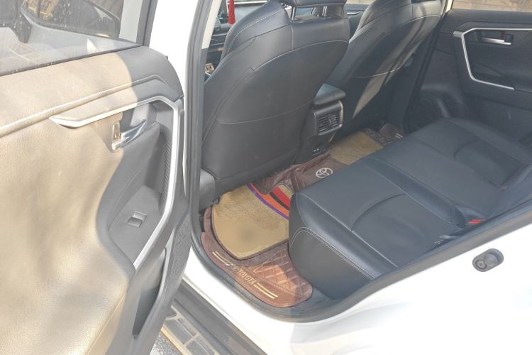 Used Toyota Wildlander 2021 2.0L CVT Two-Wheel Drive Luxury Edition Left Rear Seat