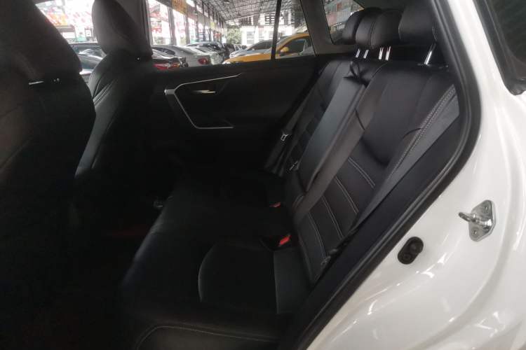 Used Toyota Wildlander 2021 2.0L CVT 4x4 Luxury Edition Left Rear Seat