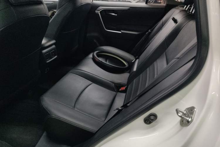 Used Toyota Wildlander 2021 2.0L CVT Two-Wheel Drive Luxury Edition Left Rear Seat