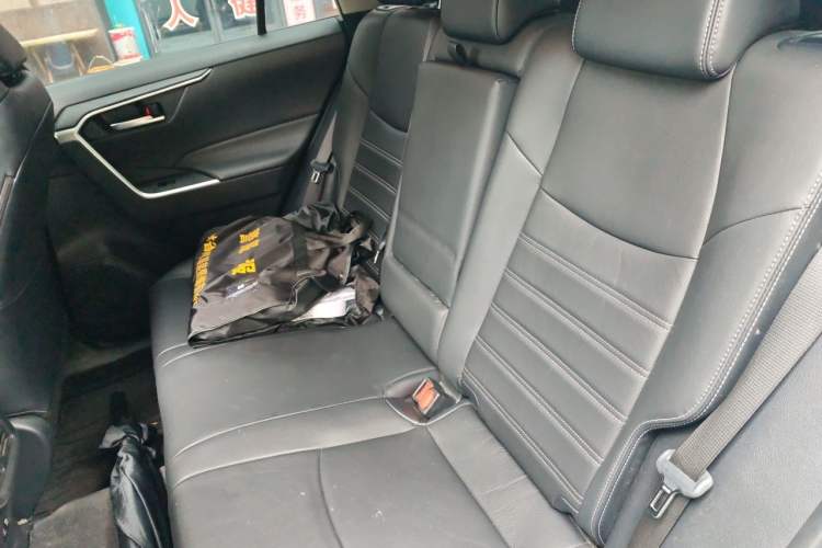 Used Toyota Wildlander 2021 2.0L CVT Two-Wheel Drive Luxury Edition Left Rear Seat