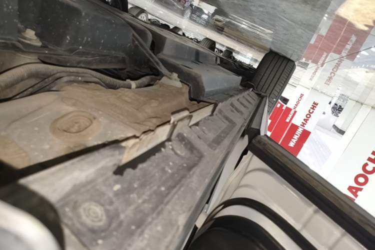 Used Toyota Wildlander 2021 Dual-Engine 2.5L E-CVT Two-Wheel Drive Luxury Edition Left Side Sill