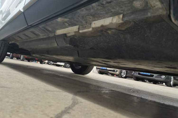 Used Toyota Wildlander 2021 2.0L CVT Two-Wheel Drive Luxury Edition Left Side Sill