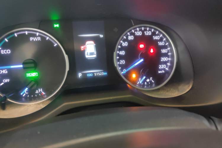Used Toyota Wildlander 2021 Dual-Motor 2.5L E-CVT Four-Wheel Drive Luxury Edition Odometer Close Up