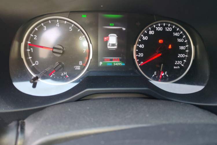 Used Toyota Wildlander 2021 2.0L CVT Two-Wheel Drive Luxury Edition Odometer Close Up