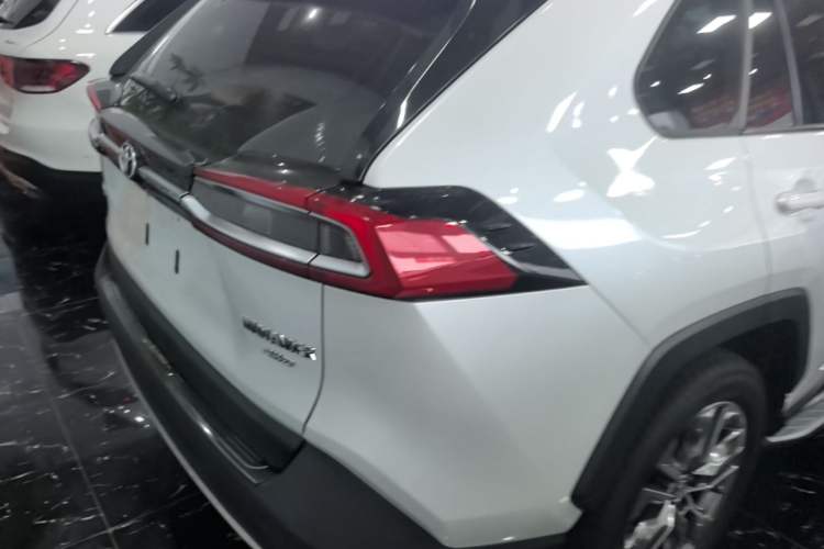 Used Toyota Wildlander 2021 2.0L CVT 4x4 Luxury Edition Rear Right 45 Deg