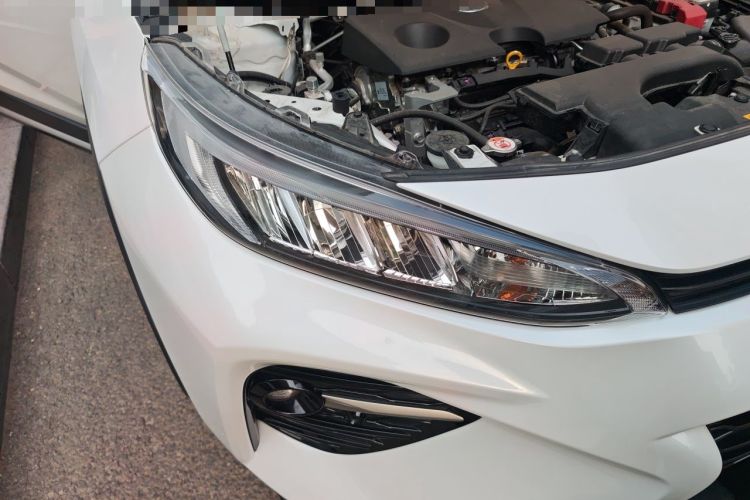 Used Toyota Wildlander 2021 2.0L CVT 4x4 Luxury Edition Right Front Headlight