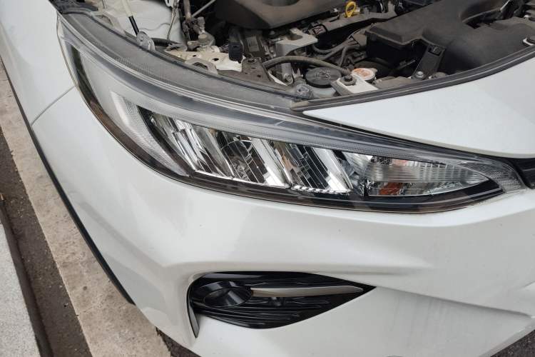 Used Toyota Wildlander 2021 2.0L CVT Two-Wheel Drive Luxury Edition Right Front Headlight