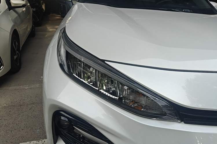 Used Toyota Wildlander 2021 2.0L CVT Two-Wheel Drive Luxury Edition Right Front Headlight