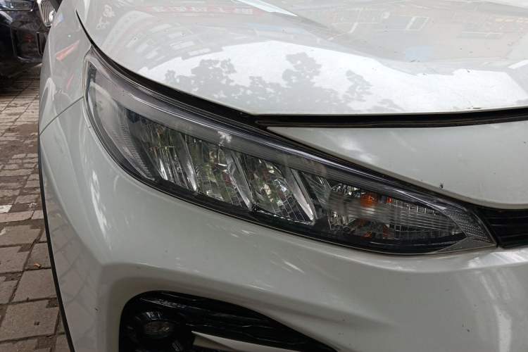 Used Toyota Wildlander 2021 2.0L CVT 4x4 Luxury Edition Right Front Headlight