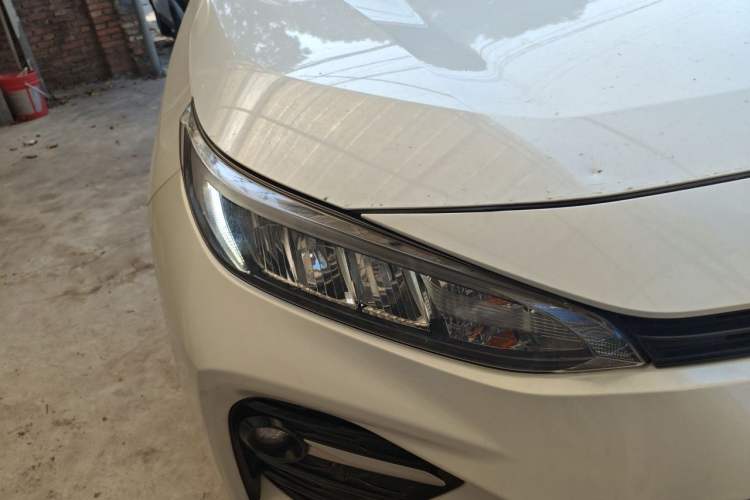 Used Toyota Wildlander 2021 Dual-Engine 2.5L E-CVT Two-Wheel Drive Luxury Edition Right Front Headlight