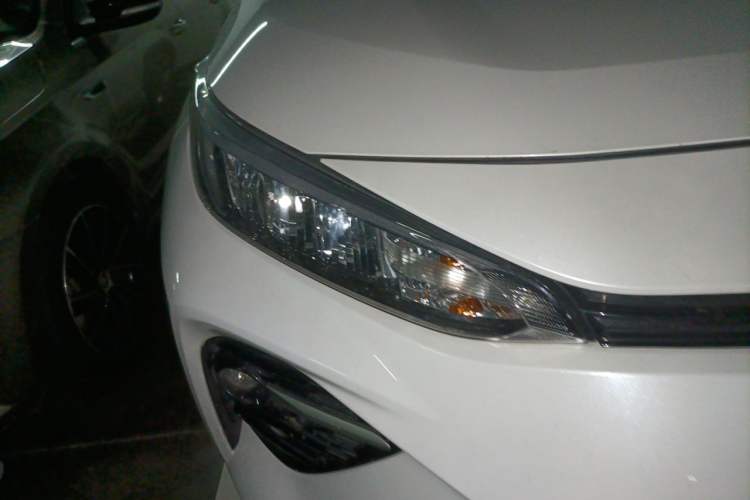 Used Toyota Wildlander 2021 2.0L CVT Two-Wheel Drive Luxury Edition Right Front Headlight
