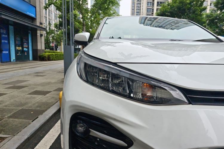 Used Toyota Wildlander 2021 2.0L CVT Two-Wheel Drive Luxury Edition Right Front Headlight
