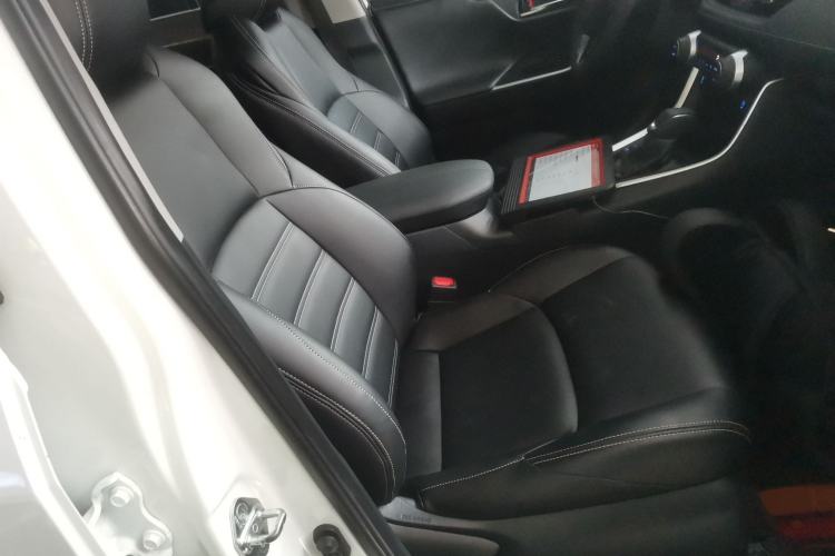 Used Toyota Wildlander 2021 2.0L CVT 4x4 Luxury Edition Right Front Seat