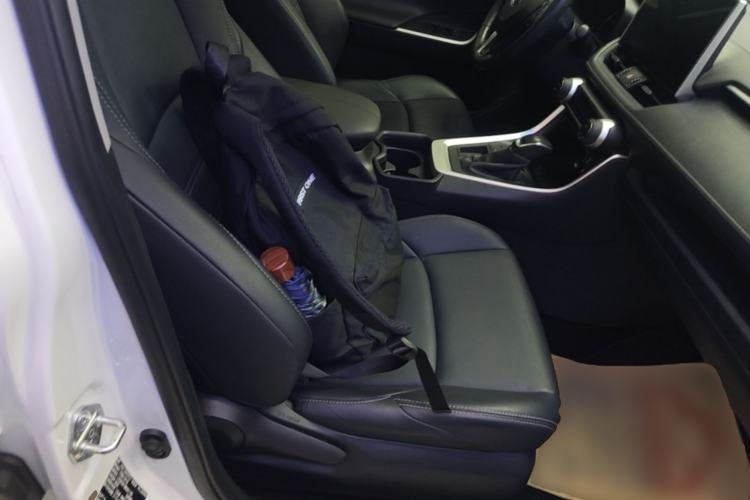 Used Toyota Wildlander 2021 2.0L CVT Two-Wheel Drive Luxury Edition Right Front Seat