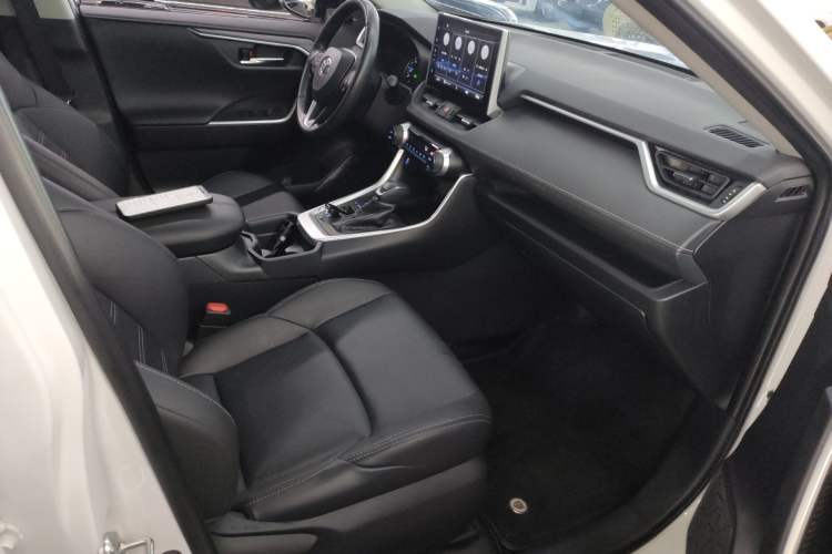 Used Toyota Wildlander 2021 Dual-Engine 2.5L E-CVT Two-Wheel Drive Luxury Edition Right Front Seat