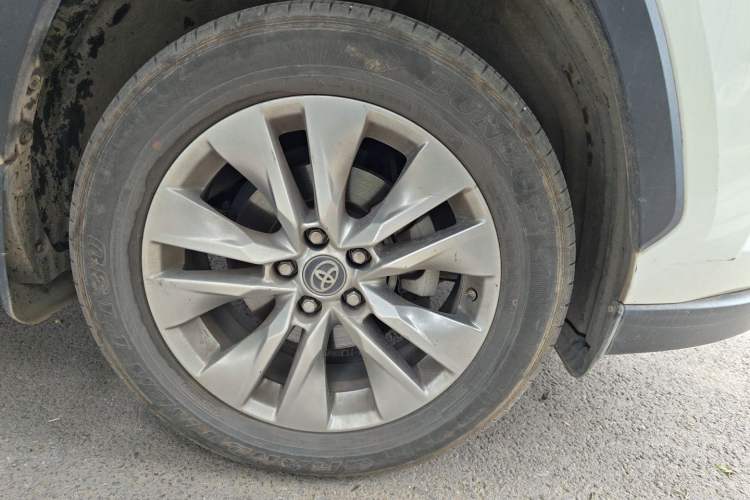Used Toyota Wildlander 2021 2.0L CVT Two-Wheel Drive Luxury Edition Right Front Wheel Hub