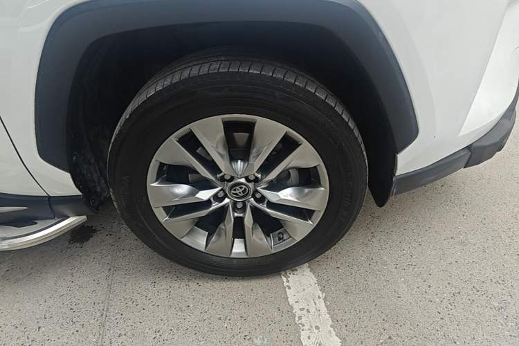 Used Toyota Wildlander 2021 2.0L CVT Two-Wheel Drive Luxury Edition Right Front Wheel Hub