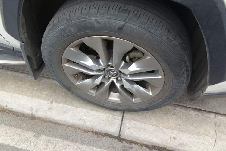 Used Toyota Wildlander 2021 2.0L CVT Two-Wheel Drive Luxury Edition Right Front Wheel Hub