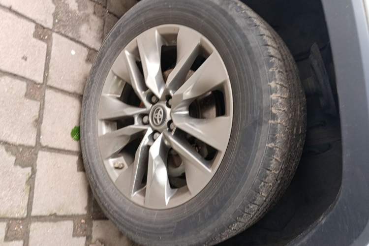 Used Toyota Wildlander 2021 2.0L CVT 4x4 Luxury Edition Right Front Wheel Hub