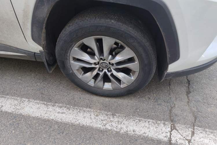 Used Toyota Wildlander 2021 2.0L CVT Two-Wheel Drive Luxury Edition Right Front Wheel Hub