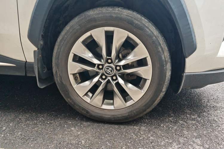 Used Toyota Wildlander 2021 2.0L CVT Two-Wheel Drive Luxury Edition Right Front Wheel Hub