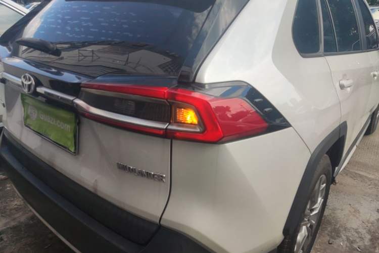 Used Toyota Wildlander 2021 2.0L CVT Two-Wheel Drive Luxury Edition Right Rear Taillight