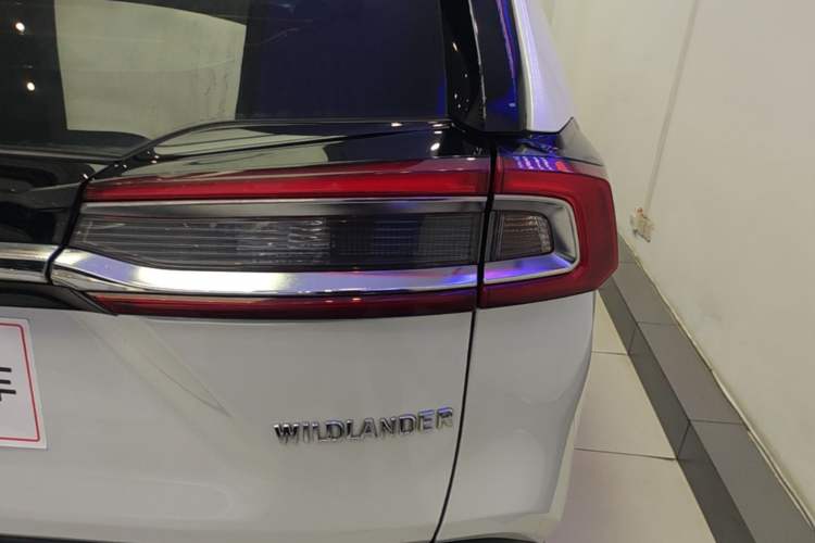 Used Toyota Wildlander 2021 2.0L CVT Two-Wheel Drive Luxury Edition Right Rear Taillight