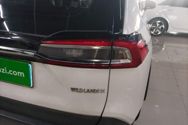 Used Toyota Wildlander 2021 2.0L CVT Two-Wheel Drive Luxury Edition Right Rear Taillight
