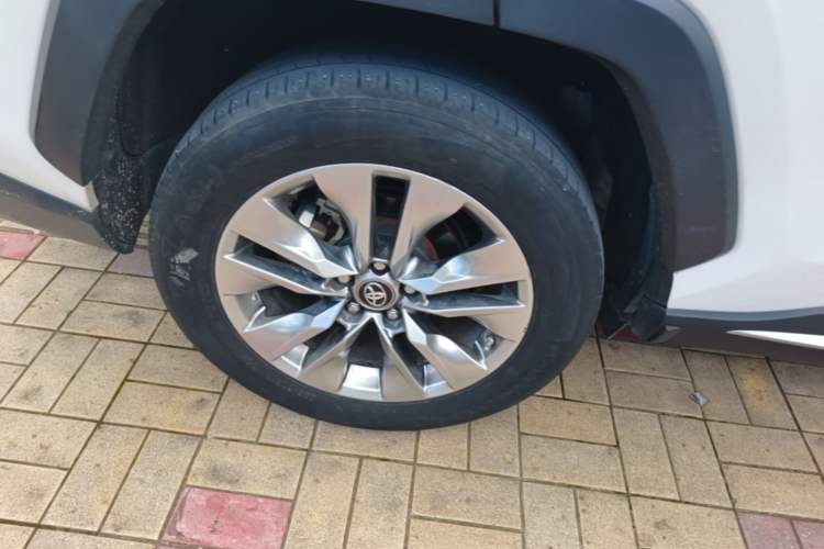 Used Toyota Wildlander 2021 2.0L CVT 4x4 Luxury Edition Right Rear Wheel Hub
