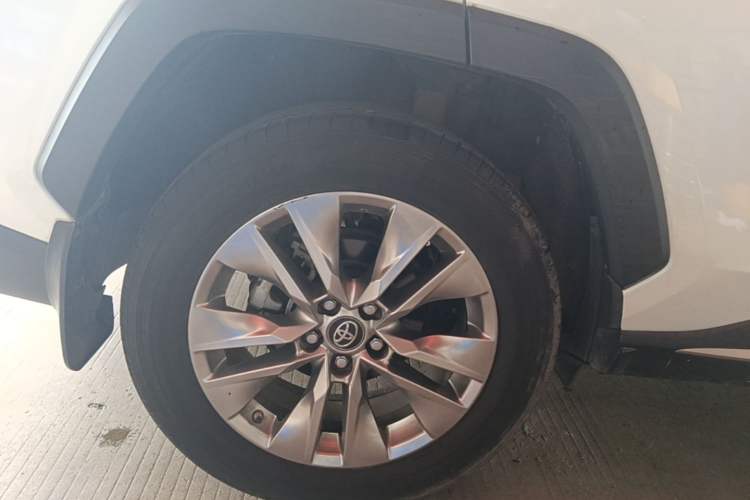 Used Toyota Wildlander 2021 2.0L CVT Two-Wheel Drive Luxury Edition Right Rear Wheel Hub