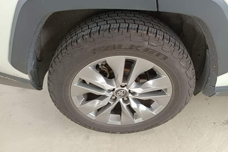 Used Toyota Wildlander 2021 2.0L CVT 4x4 Luxury Edition Right Rear Wheel Hub