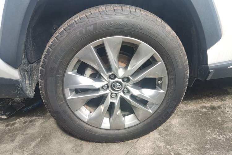 Used Toyota Wildlander 2021 2.0L CVT Two-Wheel Drive Luxury Edition Right Rear Wheel Hub