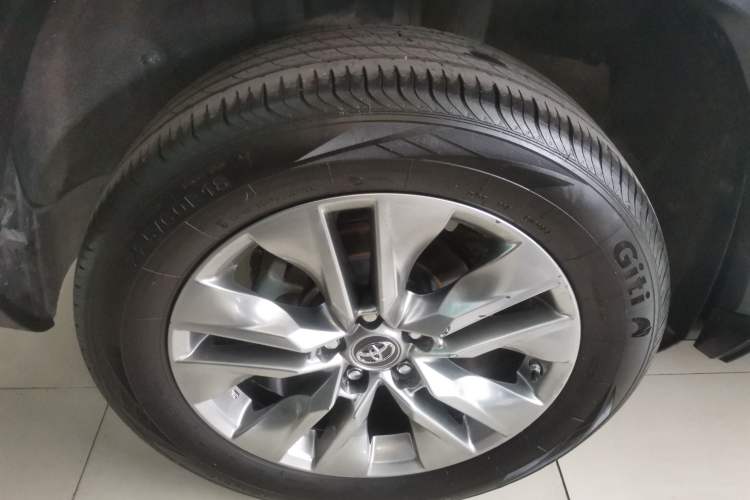 Used Toyota Wildlander 2021 2.0L CVT 4x4 Luxury Edition Right Rear Wheel Hub