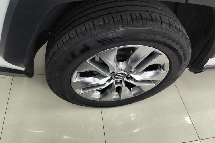 Used Toyota Wildlander 2021 2.0L CVT Two-Wheel Drive Luxury Edition Right Rear Wheel Hub